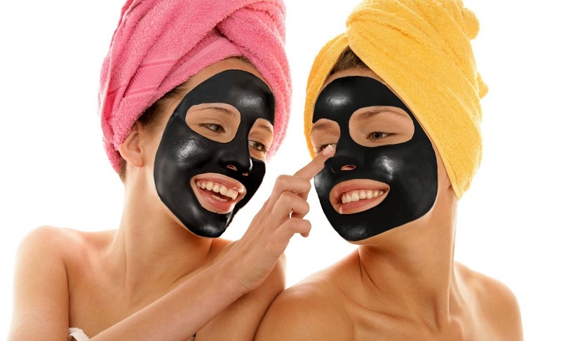 Gelatin Mask With Activated Carbon For The Face From Black Dots