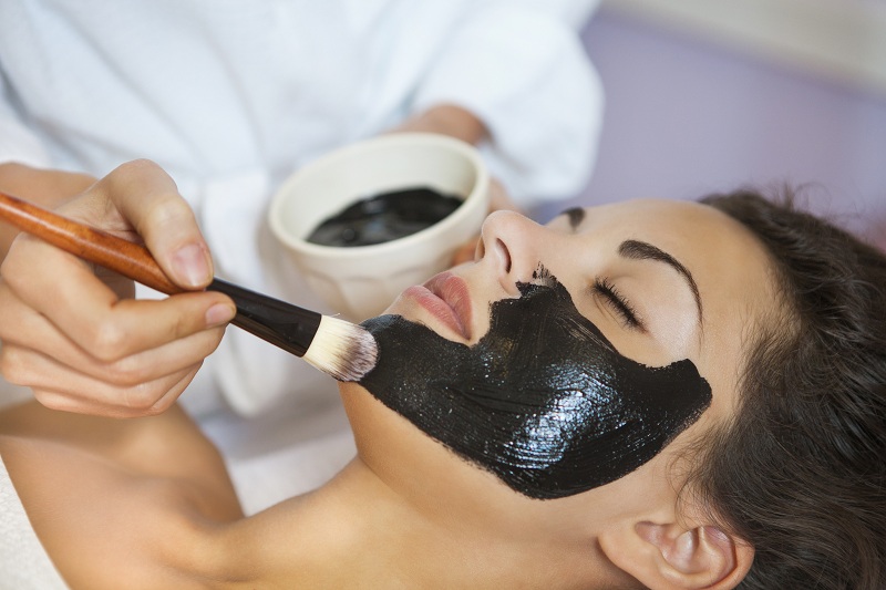 Gelatin Mask With Activated Carbon For The Face From Black Dots