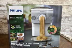 Close-up of Philips HR2375/06 pasta and noodle maker in use