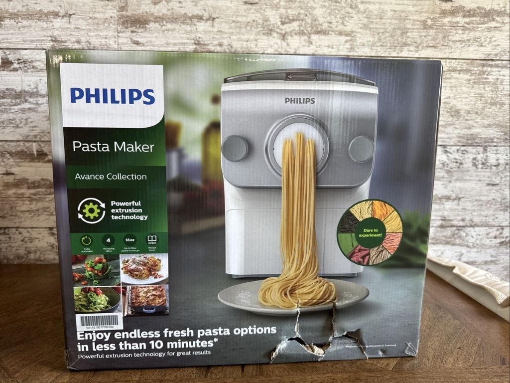 Close-up of Philips HR2375/06 pasta and noodle maker in use